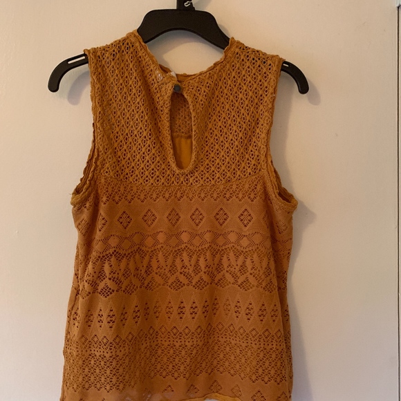 Top - Picture 2 of 2